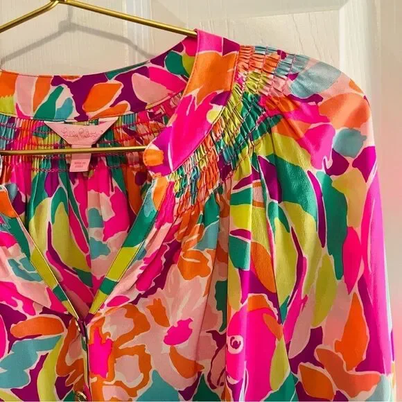 Lilly Pulitzer Vibrant Floral Blouse NWOT - Picture 6 of 6